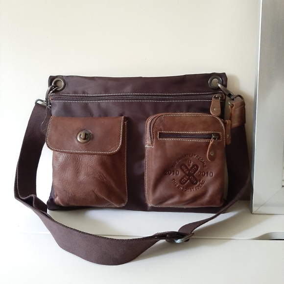 Roots Large Nylon/Leather Village Crossbody Bag - Picture 3 of 13